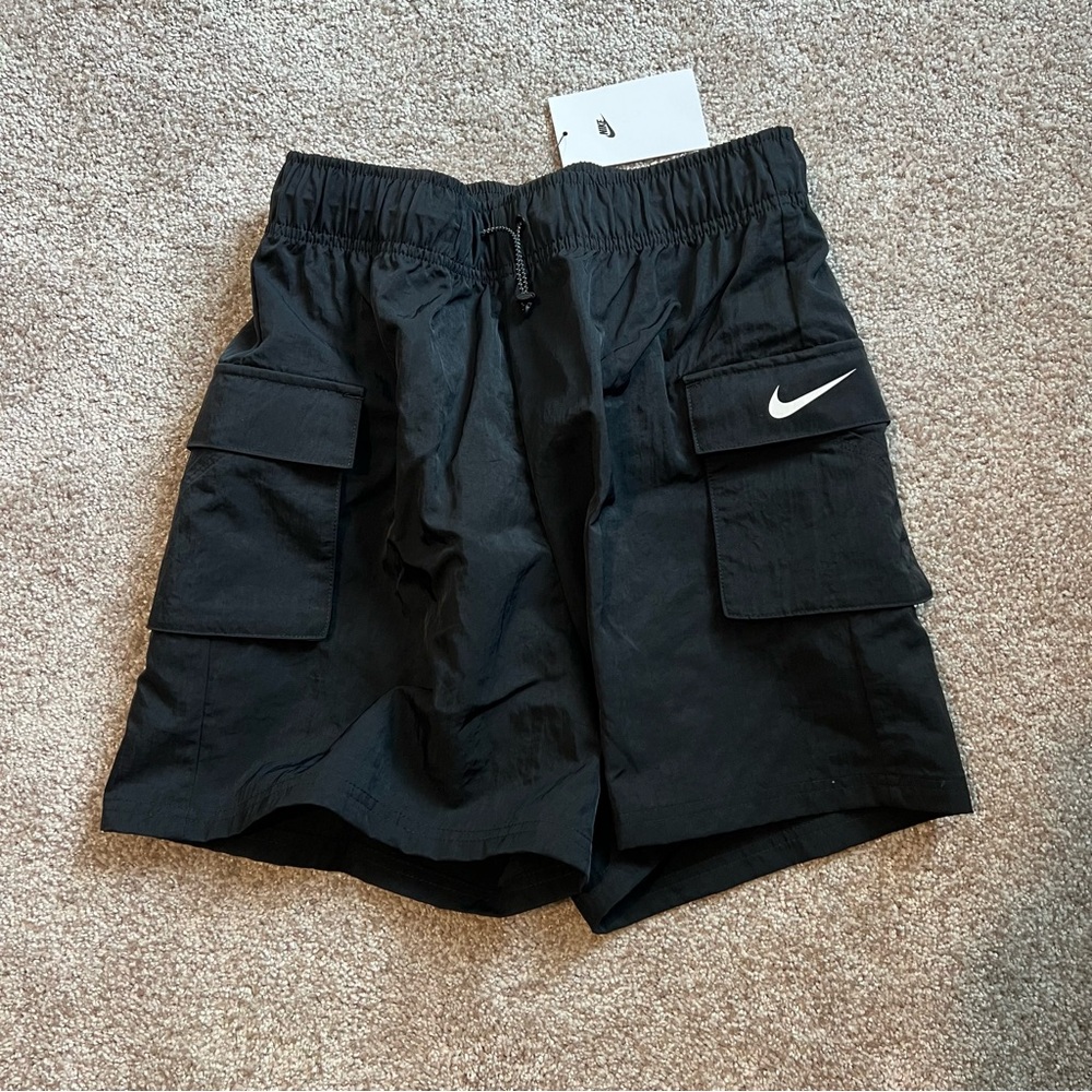 Womens Size Small Nike High Rise Loose Fit Shorts Black DM6247-010